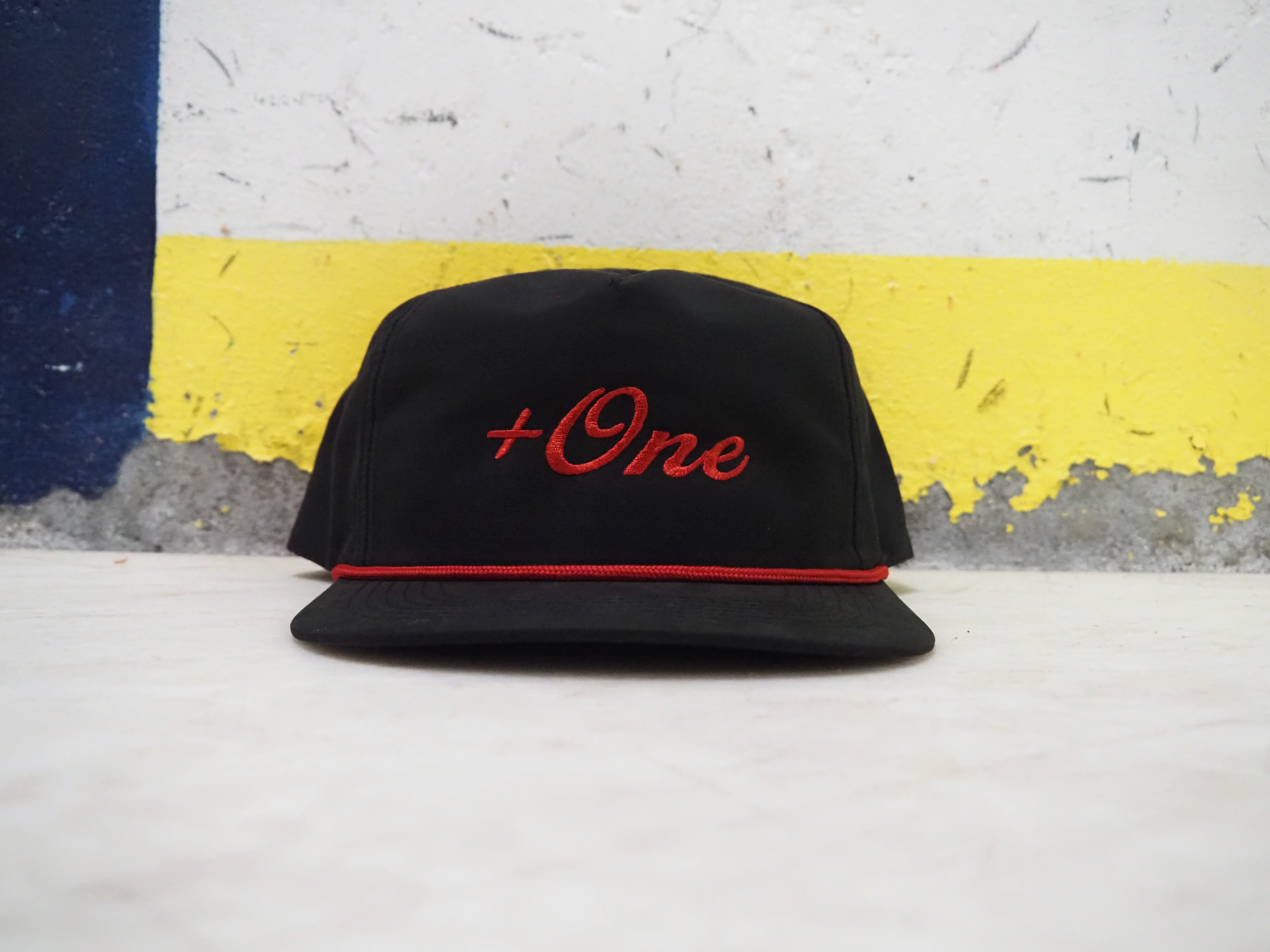 Plus One Rope Hat - black and red